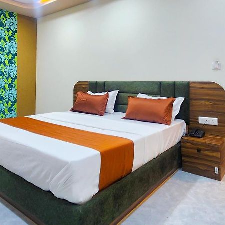 Hotel Nova Blue 阿穆达巴 外观 照片
