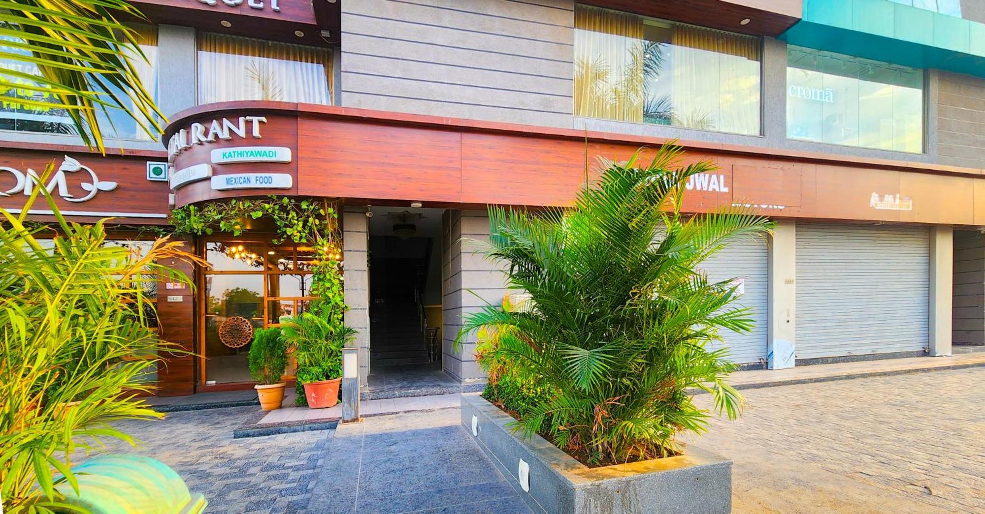 Hotel Nova Blue 阿穆达巴 外观 照片