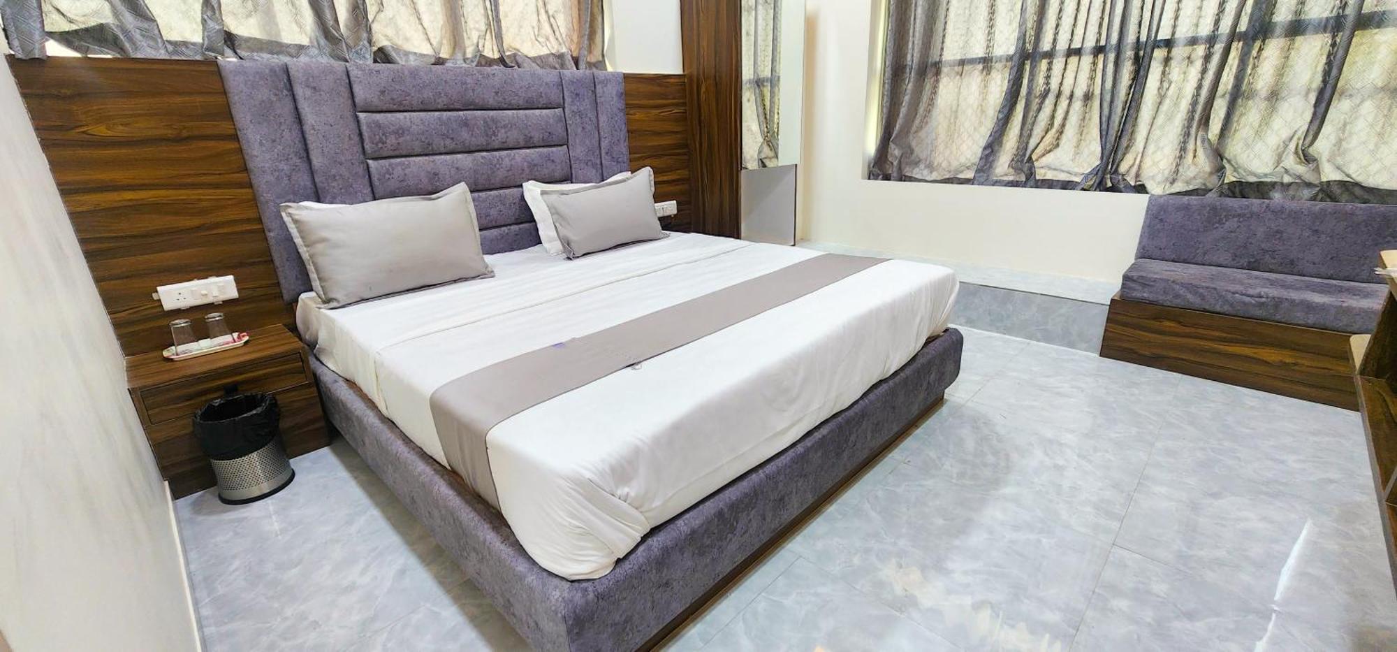 Hotel Nova Blue 阿穆达巴 外观 照片