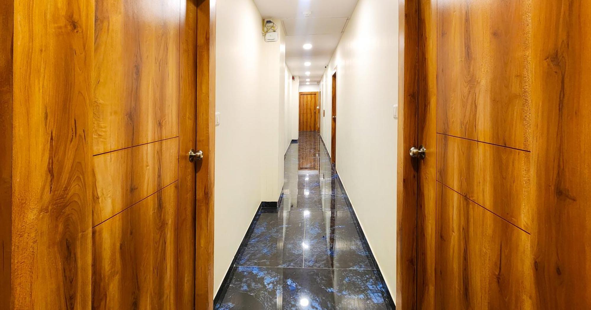 Hotel Nova Blue 阿穆达巴 外观 照片