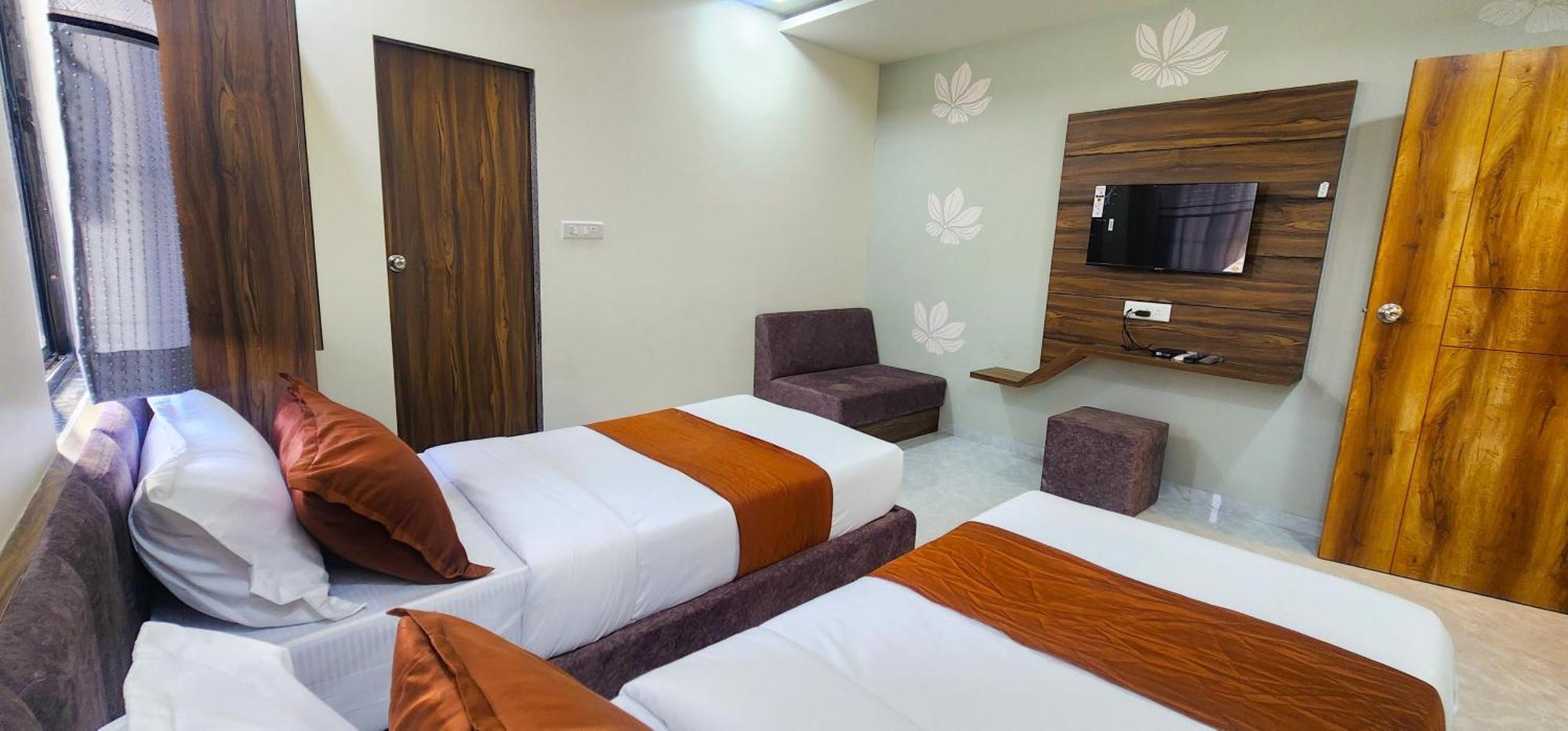 Hotel Nova Blue 阿穆达巴 外观 照片