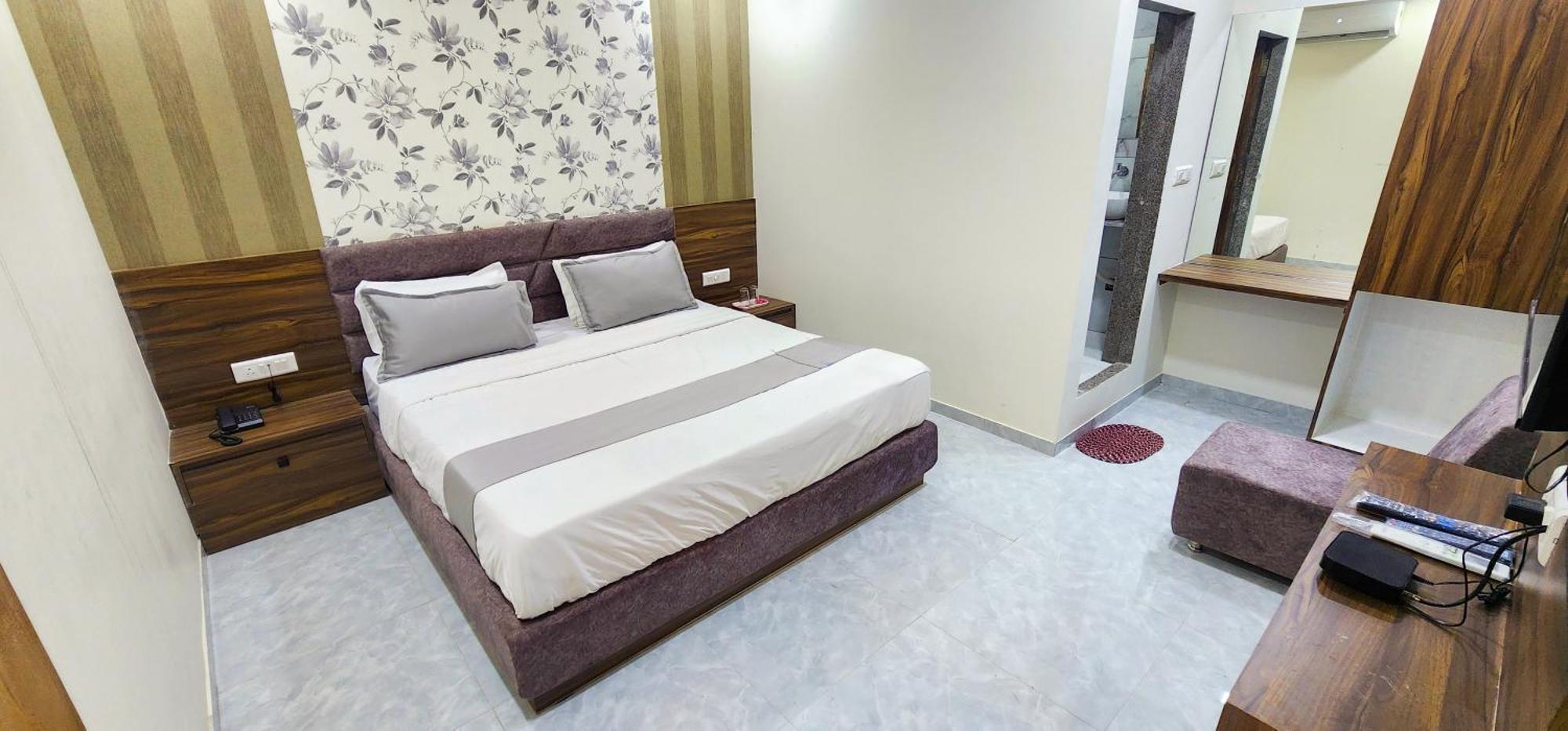 Hotel Nova Blue 阿穆达巴 外观 照片