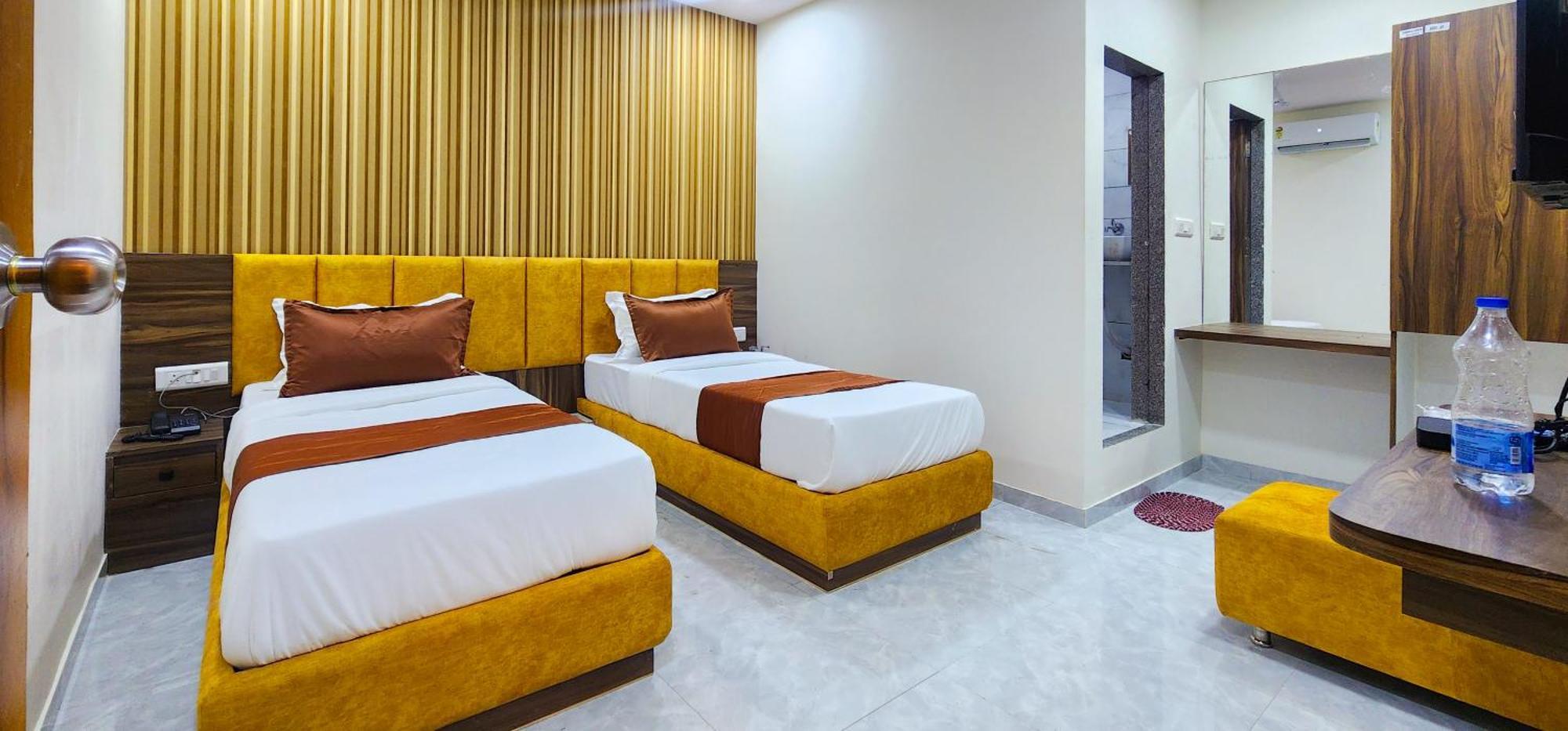 Hotel Nova Blue 阿穆达巴 外观 照片