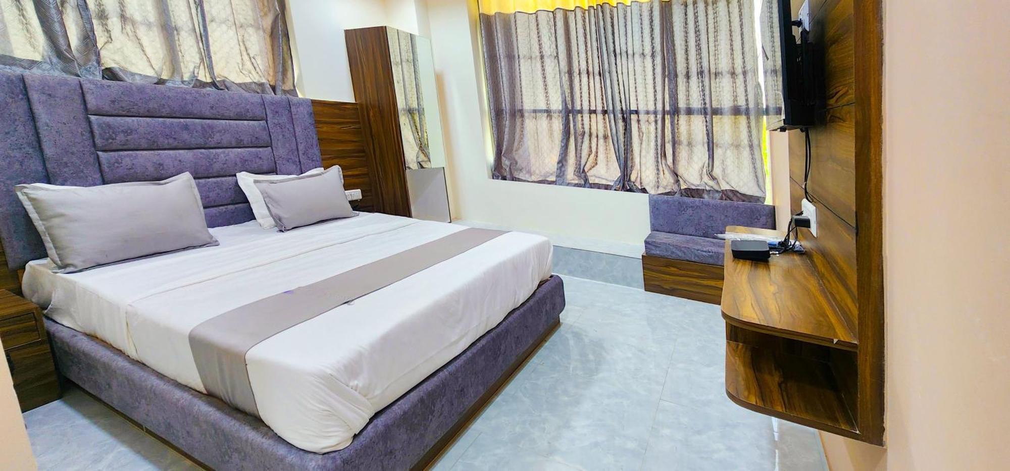 Hotel Nova Blue 阿穆达巴 外观 照片