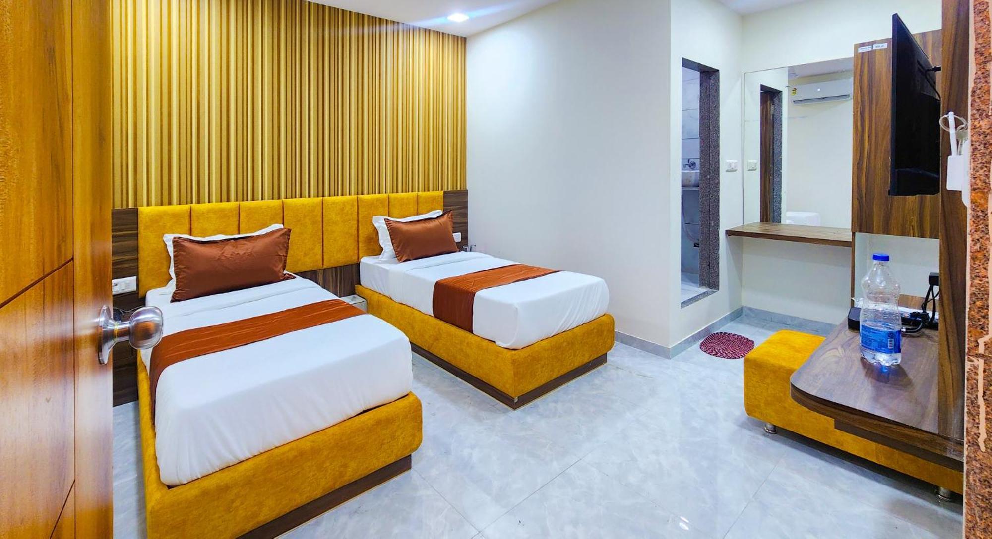 Hotel Nova Blue 阿穆达巴 外观 照片