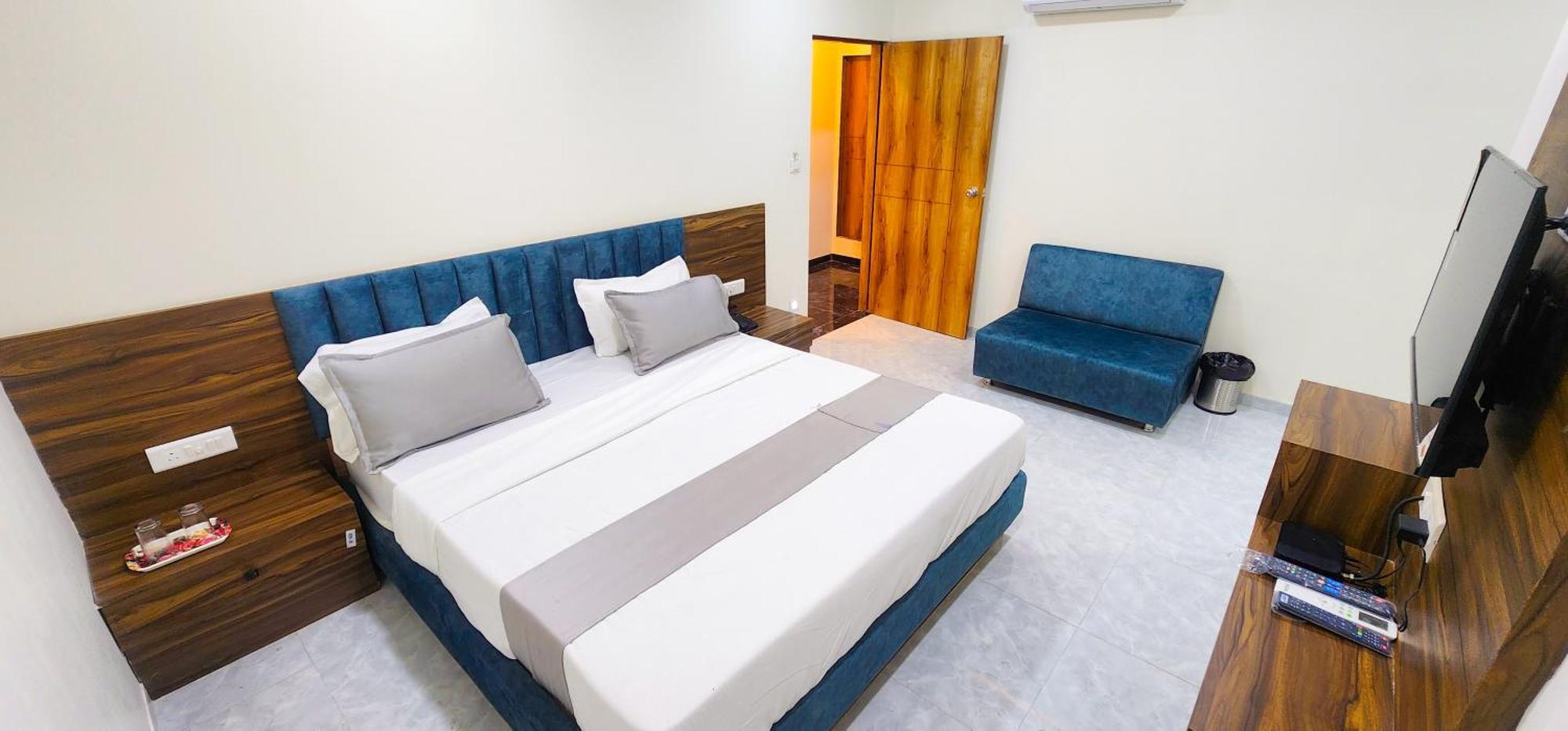 Hotel Nova Blue 阿穆达巴 外观 照片