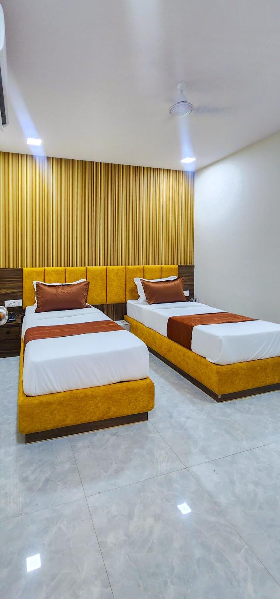 Hotel Nova Blue 阿穆达巴 外观 照片