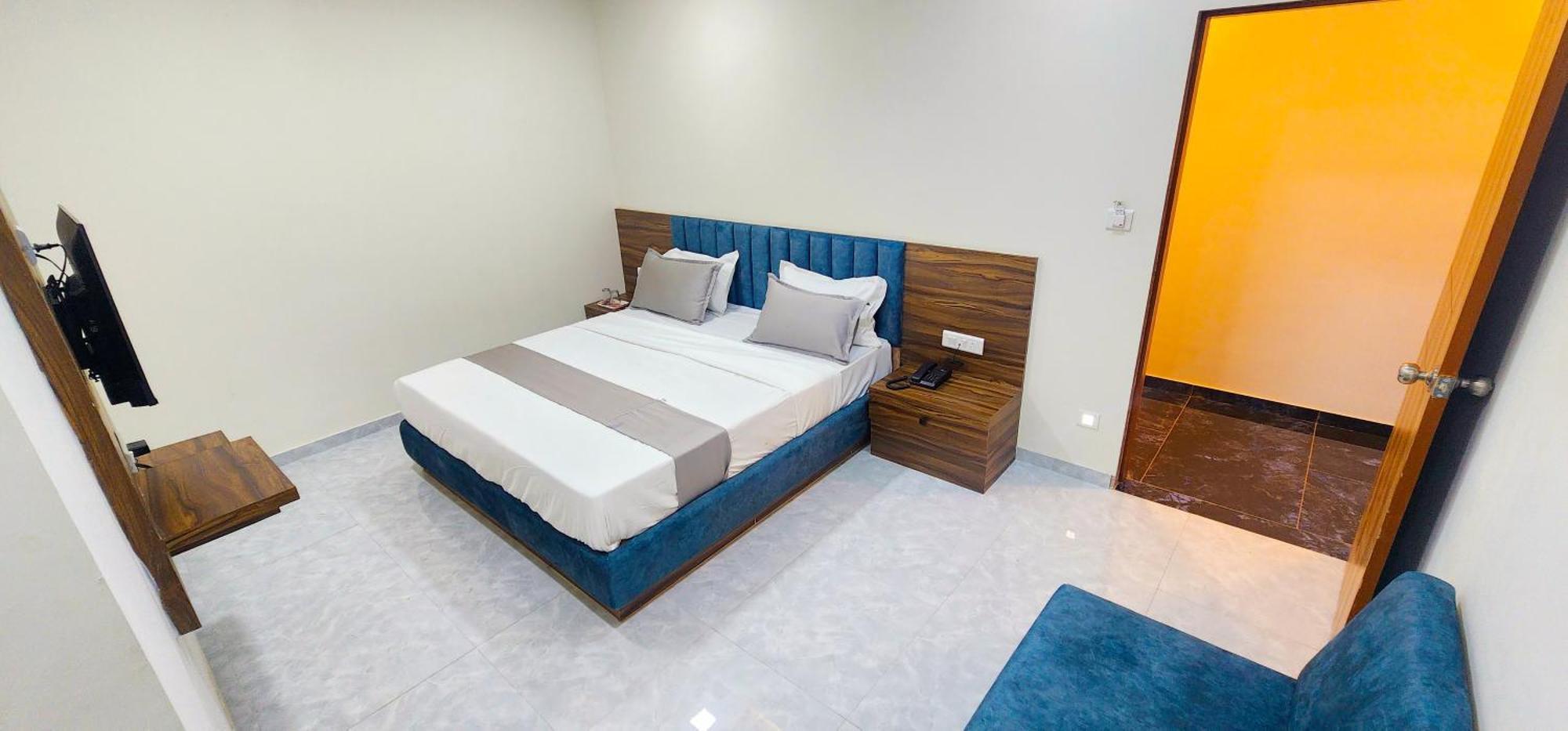 Hotel Nova Blue 阿穆达巴 外观 照片