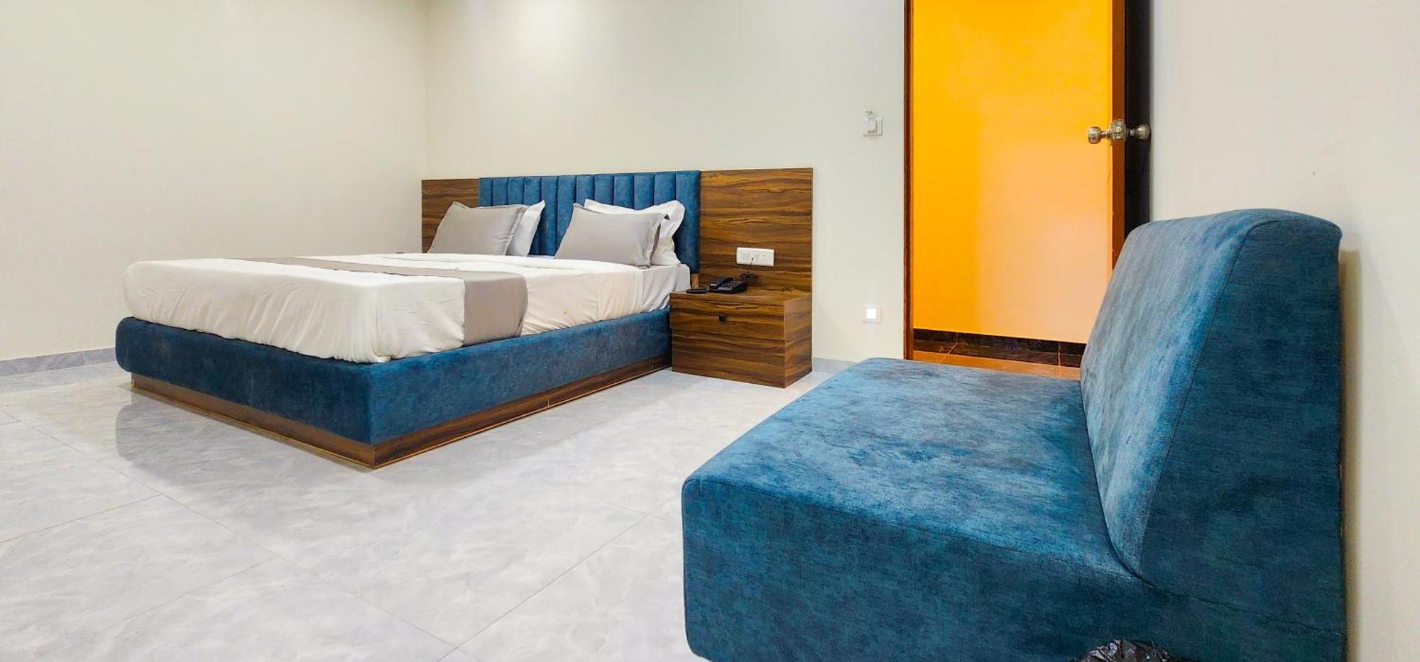 Hotel Nova Blue 阿穆达巴 外观 照片