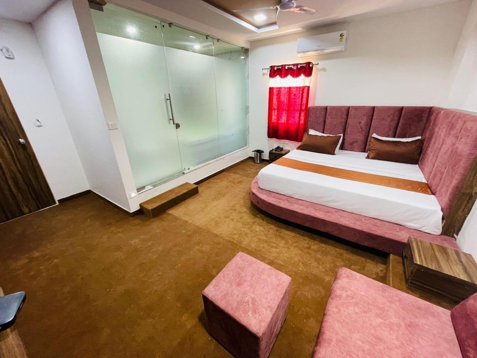 Hotel Nova Blue 阿穆达巴 外观 照片
