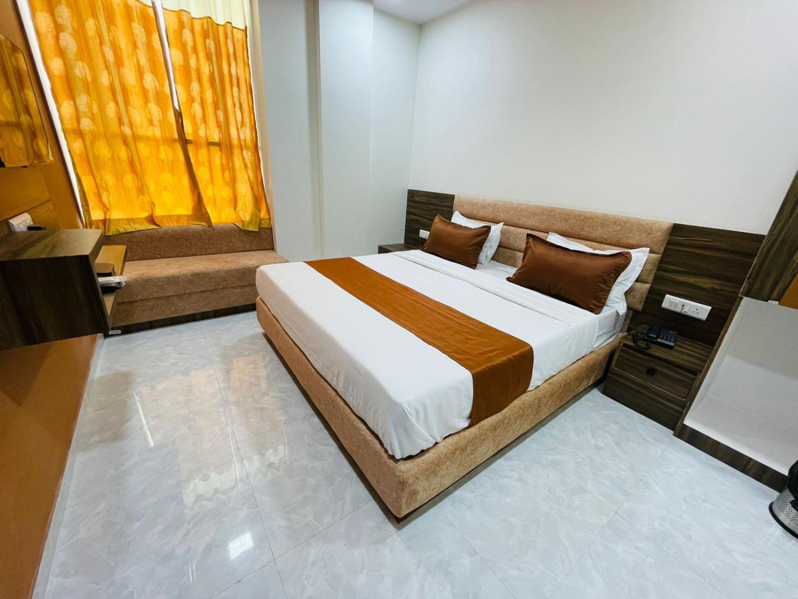 Hotel Nova Blue 阿穆达巴 外观 照片