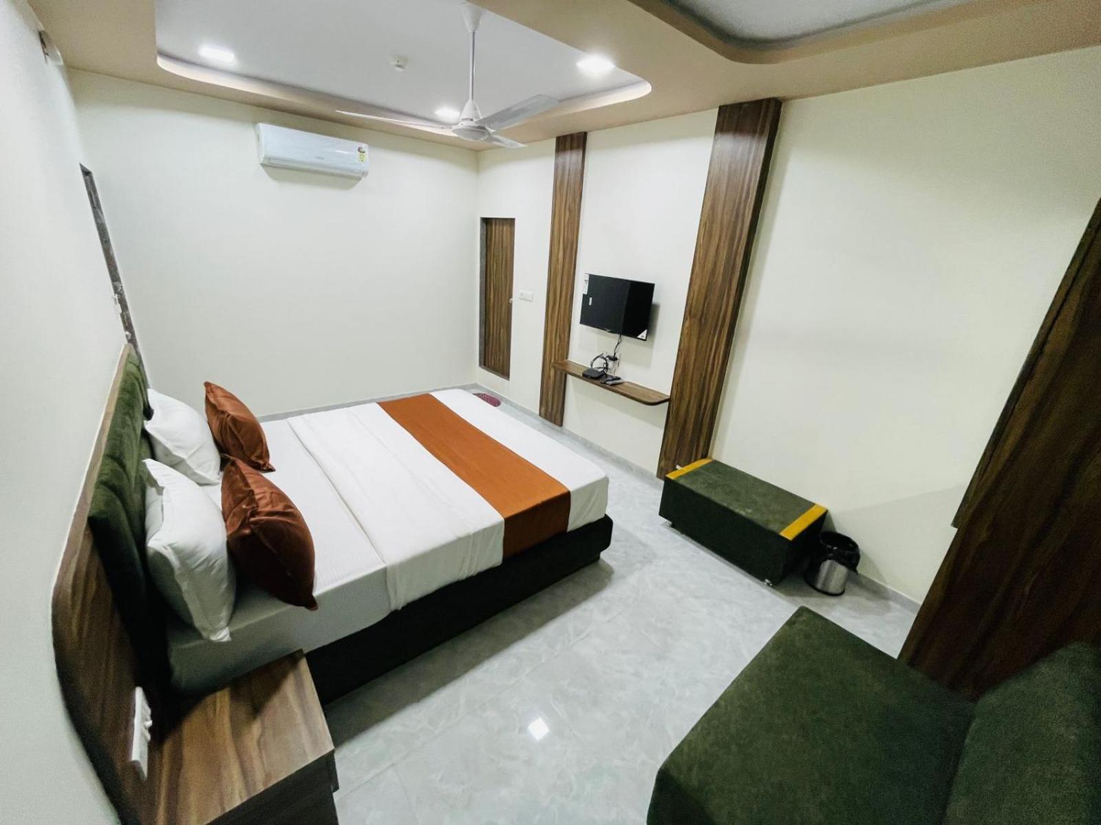 Hotel Nova Blue 阿穆达巴 外观 照片